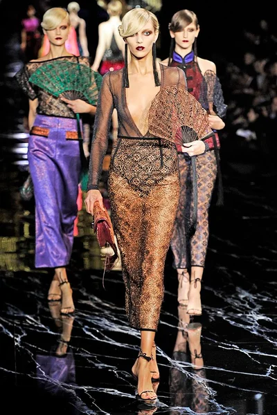 Look 9